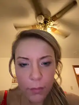 Snapshot of EllaSnow chatting on 01-02-25, 05:35 EllaSnow online show from 01-02-25, 05:35