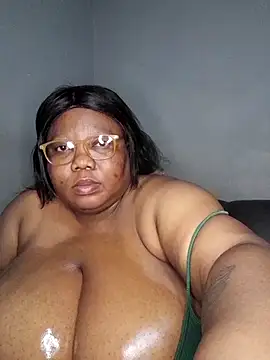Snapshot of DAIRYBELLELIZxx chatting on 07-19-26, 03:43 DAIRYBELLELIZxx online show from 07-19-26, 03:43
