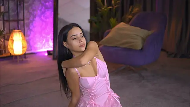 Snapshot of CherrySelena chatting on 02-07-25, 07:49 CherrySelena online show from 02-07-25, 07:49
