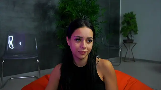 Snapshot of CherrySelena chatting on 09-22-25, 06:43 CherrySelena online show from 09-22-25, 06:43
