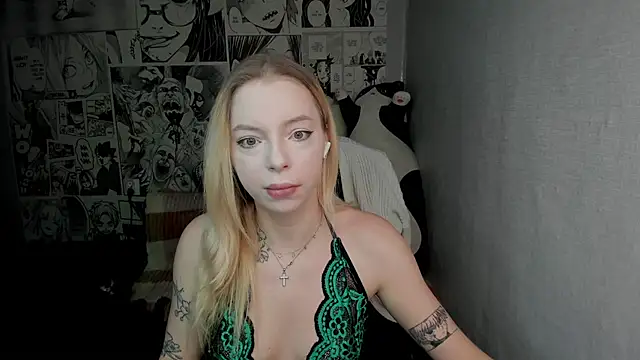 Snapshot of Martha_Cameron chatting on 12-03-24, 08:39 Martha Cameron online show from 12-03-24, 08:39