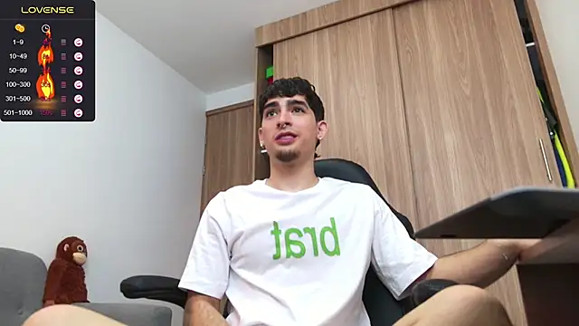 Snapshot of zenn_rush1 chatting on 12-18-24, 12:07 zenn rush1 online show from 12-18-24, 12:07