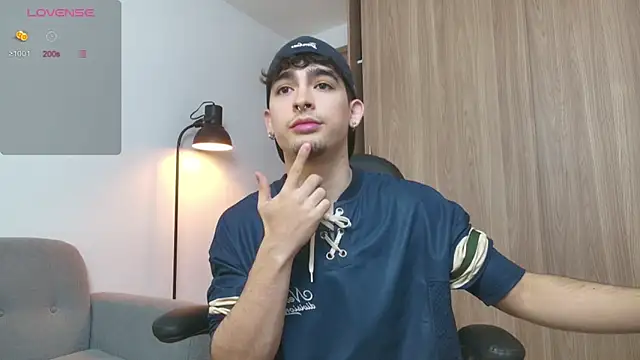 Snapshot of zenn_rush1 chatting on 02-17-25, 01:32 zenn rush1 online show from 02-17-25, 01:32