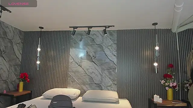 julietha taylor online show from 03-25-26, 01:44