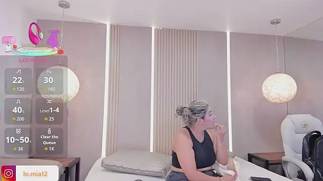 Snapshot of julietha_taylor chatting on 07-18-26, 02:05 julietha taylor online show from 07-18-26, 02:05