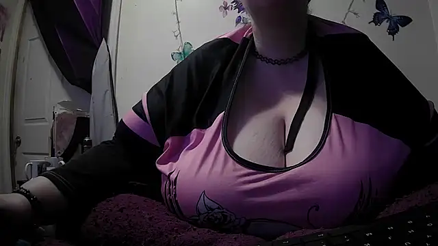 Snapshot of Alli_Kat chatting on 01-07-26, 02:30 Alli Kat online show from 01-07-26, 02:30