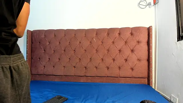 boys yourparty online show from 12-16-25, 01:05