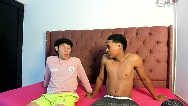 Snapshot of boys_yourparty chatting on 12-19-25, 12:01 boys yourparty online show from 12-19-25, 12:01