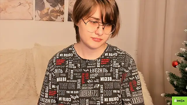 Snapshot of Funny_bunnyy chatting on 12-16-24, 09:31 Funny bunnyy online show from 12-16-24, 09:31