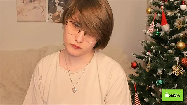 Snapshot of Funny_bunnyy chatting on 12-26-24, 04:58 Funny bunnyy online show from 12-26-24, 04:58