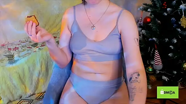 Snapshot of Funny_bunnyy chatting on 01-13-25, 03:23 Funny bunnyy online show from 01-13-25, 03:23