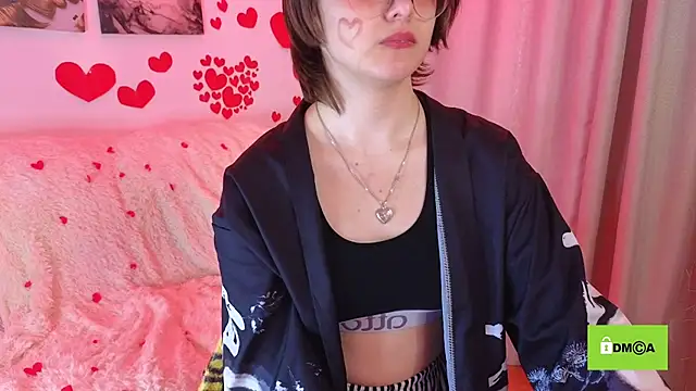 Snapshot of Funny_bunnyy chatting on 02-14-25, 05:19 Funny bunnyy online show from 02-14-25, 05:19