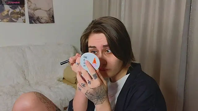 Snapshot of Funny_bunnyy chatting on 03-06-25, 02:30 Funny bunnyy online show from 03-06-25, 02:30