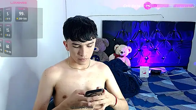 benji hoter online show from 11-14-25, 10:18