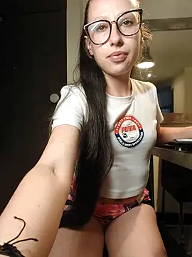 Snapshot of milena_23x chatting on 03-20-25, 06:08 milena 23x online show from 03-20-25, 06:08