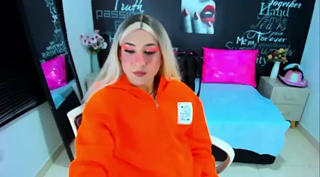 Snapshot of DarianaGia chatting on 12-02-24, 09:02 DarianaGia online show from 12-02-24, 09:02