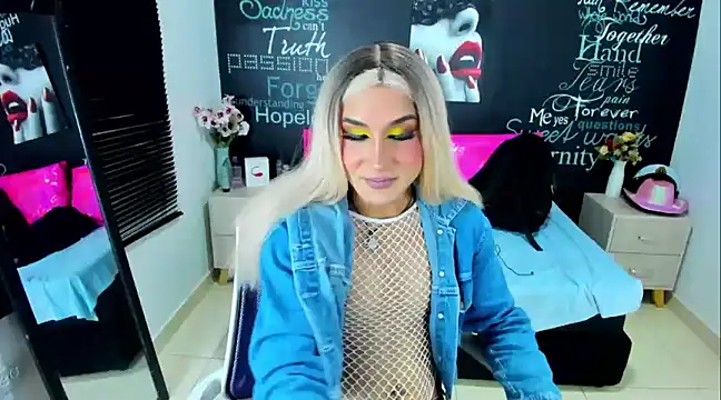 Snapshot of DarianaGia chatting on 12-04-24, 08:12 DarianaGia online show from 12-04-24, 08:12