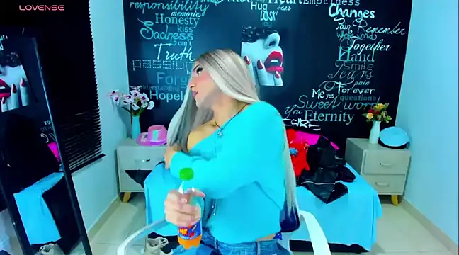 Snapshot of DarianaGia chatting on 12-11-24, 06:14 DarianaGia online show from 12-11-24, 06:14