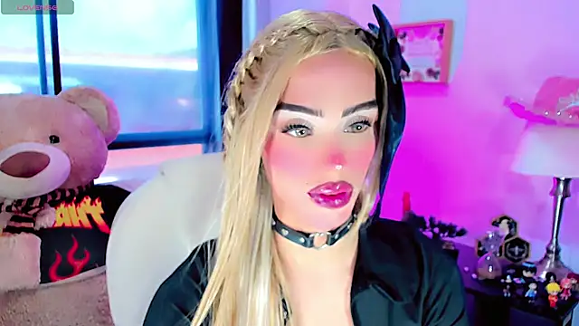 Snapshot of dollswit01 chatting on 01-20-25, 08:18 dollswit01 online show from 01-20-25, 08:18