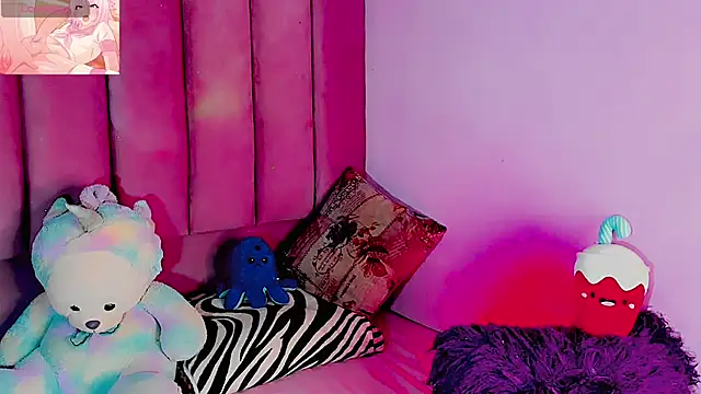 dollswit01 online show from 04-19-26, 11:42