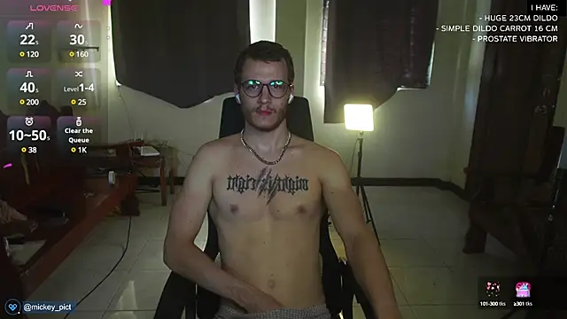 Snapshot of mickeypict chatting on 12-10-24, 01:32 mickeypict online show from 12-10-24, 01:32