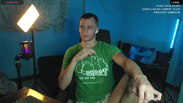 Snapshot of mickeypict chatting on 02-15-25, 02:22 mickeypict online show from 02-15-25, 02:22