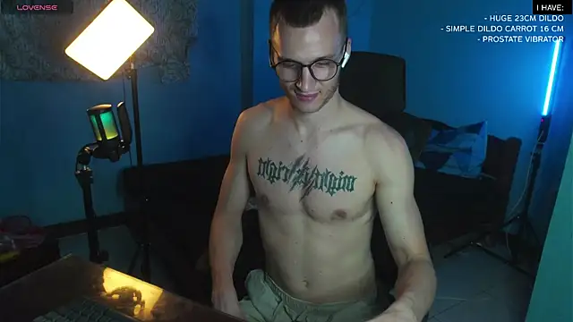 Snapshot of mickeypict chatting on 02-17-25, 03:09 mickeypict online show from 02-17-25, 03:09