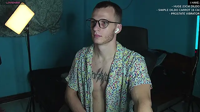 Snapshot of mickeypict chatting on 02-20-25, 03:41 mickeypict online show from 02-20-25, 03:41