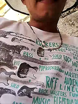 Snapshot of alex_candela chatting on 10-19-25, 11:55 alex candela online show from 10-19-25, 11:55