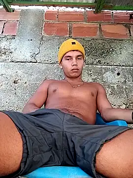 Snapshot of alex_candela chatting on 10-24-25, 11:28 alex candela online show from 10-24-25, 11:28