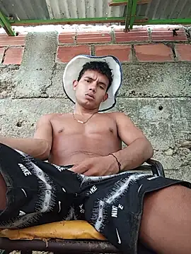 Snapshot of alex_candela chatting on 12-02-25, 01:39 alex candela online show from 12-02-25, 01:39