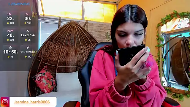 Snapshot of JasmineHarris chatting on 12-10-24, 12:05 JasmineHarris online show from 12-10-24, 12:05