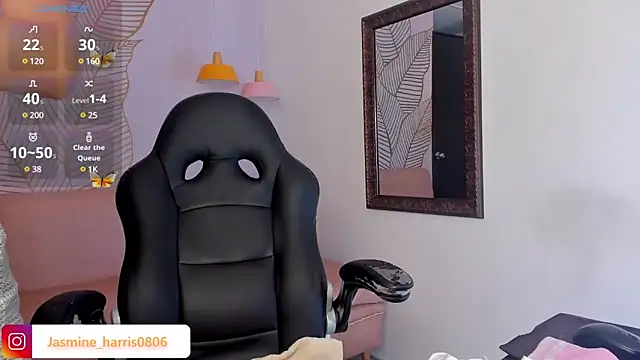 Snapshot of JasmineHarris chatting on 12-17-24, 12:00 JasmineHarris online show from 12-17-24, 12:00