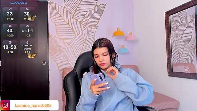 Snapshot of JasmineHarris chatting on 12-18-24, 11:56 JasmineHarris online show from 12-18-24, 11:56
