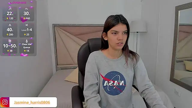 Snapshot of JasmineHarris chatting on 02-24-25, 11:43 JasmineHarris online show from 02-24-25, 11:43
