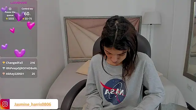 Snapshot of JasmineHarris chatting on 02-24-25, 02:48 JasmineHarris online show from 02-24-25, 02:48