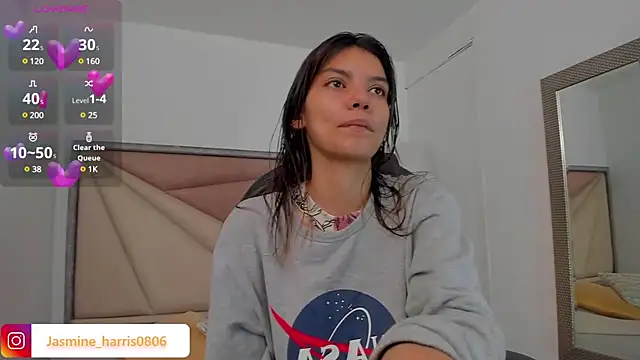 Snapshot of JasmineHarris chatting on 02-25-25, 11:52 JasmineHarris online show from 02-25-25, 11:52
