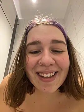 SuzieMurray online show from 01-04-25, 09:21