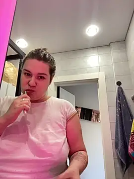 SuzieMurray online show from 10-18-25, 10:38