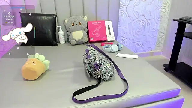 Snapshot of AlexaFoxy18 chatting on 07-16-26, 07:36 AlexaFoxy18 online show from 07-16-26, 07:36