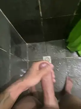 Snapshot of gzn01 chatting on 09-23-25, 08:56 gzn01 online show from 09-23-25, 08:56