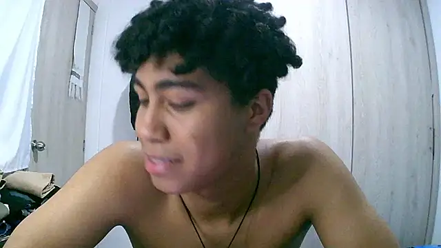 Snapshot of sexy_diamante_ chatting on 02-02-26, 02:32 sexy diamante online show from 02-02-26, 02:32