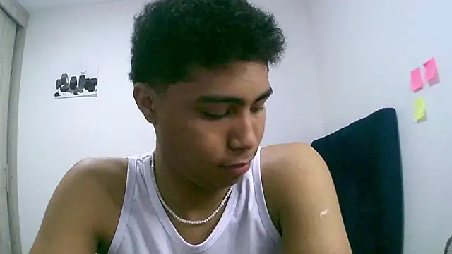 Snapshot of sexy_diamante_ chatting on 02-21-26, 01:28 sexy diamante online show from 02-21-26, 01:28