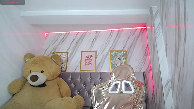 Snapshot of Laia_angel_b chatting on 02-06-25, 03:27 Laia angel b online show from 02-06-25, 03:27