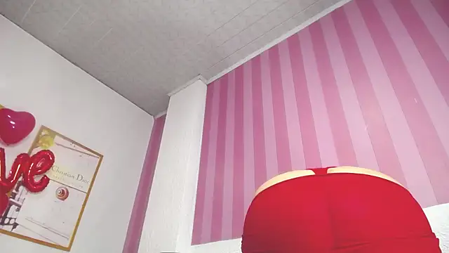 Snapshot of Laia_angel_b chatting on 02-15-25, 03:20 Laia angel b online show from 02-15-25, 03:20
