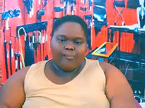 Snapshot of EbonyHotBuns chatting on 11-02-25, 10:17 EbonyHotBuns online show from 11-02-25, 10:17