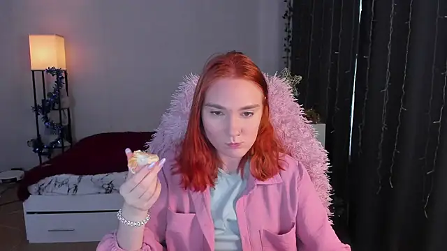 Snapshot of ReddHotPipper chatting on 12-23-25, 03:48 ReddHotPipper online show from 12-23-25, 03:48