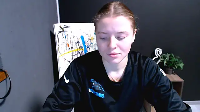 Snapshot of MissOliviaa_ chatting on 11-12-25, 01:33 MissOliviaa online show from 11-12-25, 01:33