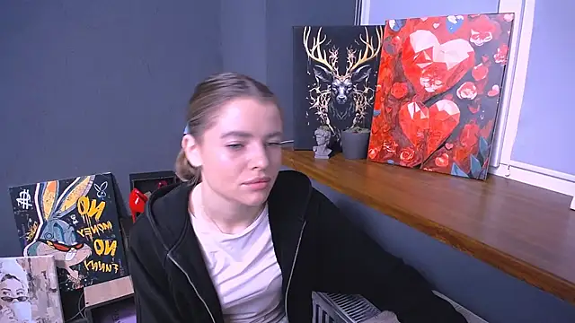 Snapshot of MissOliviaa_ chatting on 11-15-25, 07:49 MissOliviaa online show from 11-15-25, 07:49