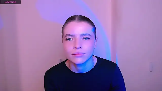 Snapshot of MissOliviaa_ chatting on 12-18-25, 09:04 MissOliviaa online show from 12-18-25, 09:04